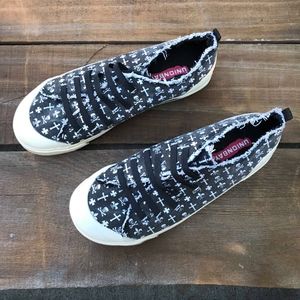 UNIONBAY Skull Slip-on Sneaker